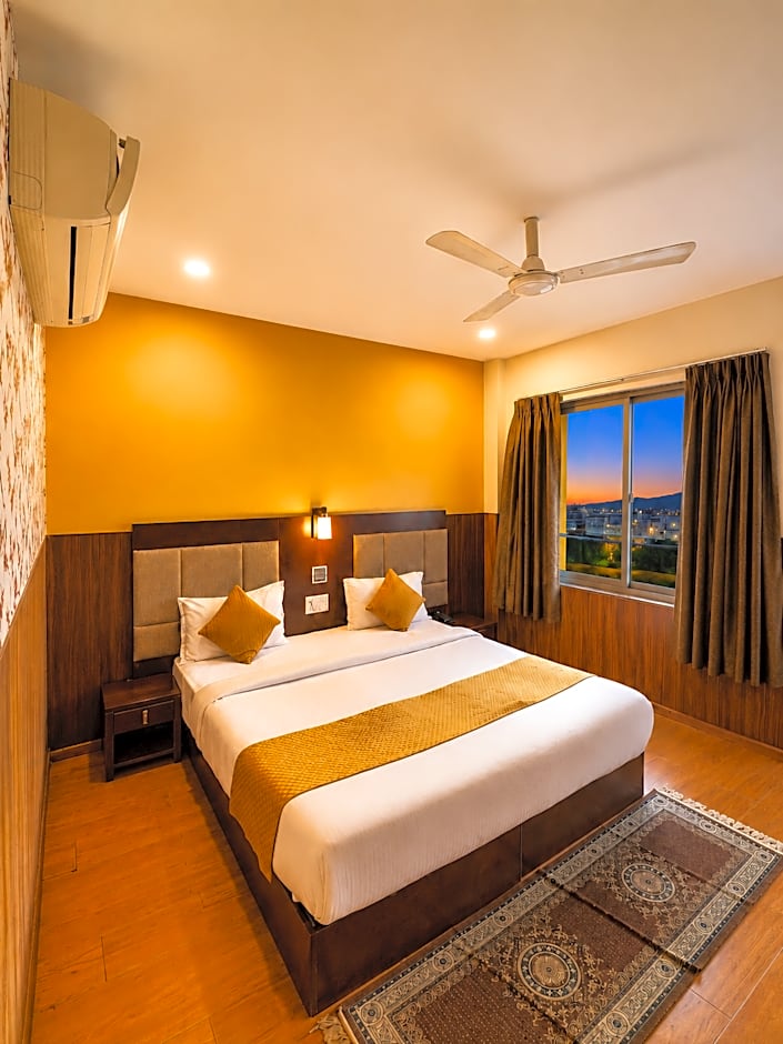 Royal Palm - Hotel Near Udaipur Railway Station