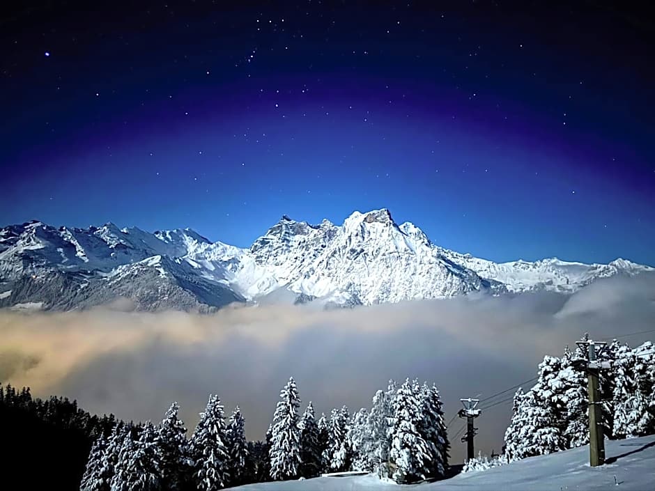 Berggasthaus Eggberge - Boutique Mountain Hotel - Access via Cablecar