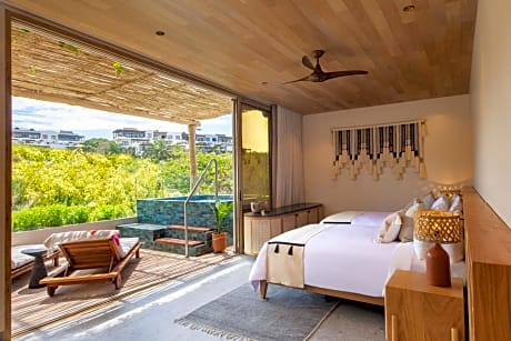 Two-Bedroom Extreme Wow Suite with Plunge Pool - Oceanfront