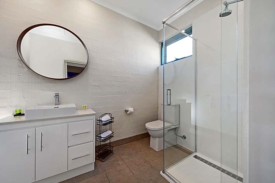 Moonlight Bay Apartments