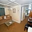 Georgianne Inn & Suites
