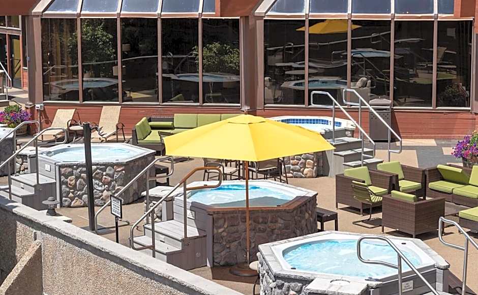 Remodeled Ski in and ski out Condo!