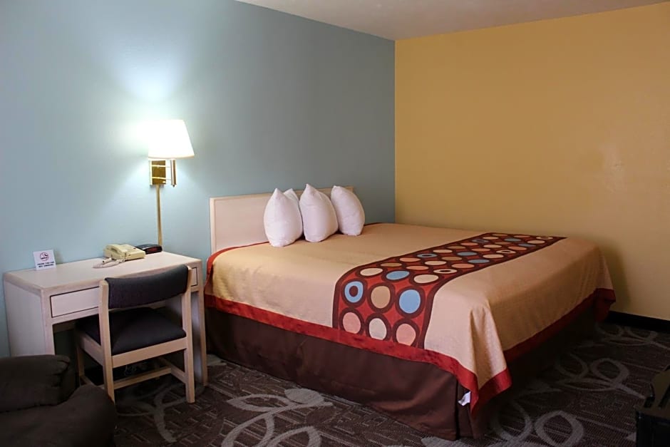 Super 8 by Wyndham Nephi