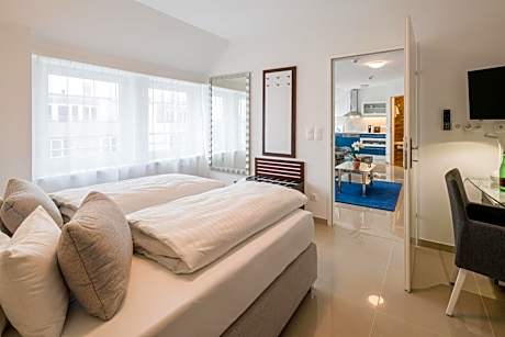 Deluxe King Suite