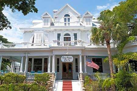 King Suite at Curry Mansion with Heated Pool!