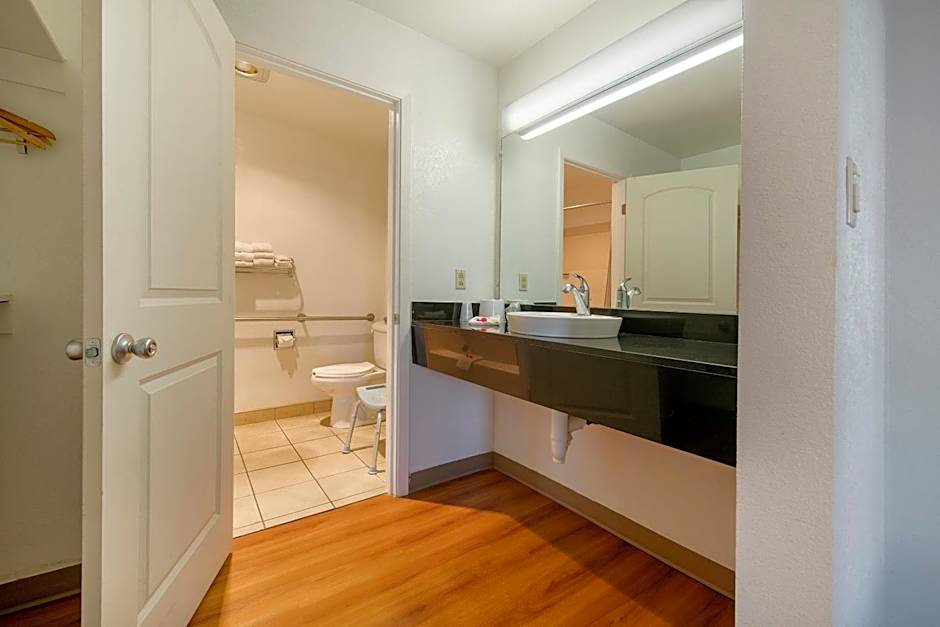 Super 8 by Wyndham Dunnigan