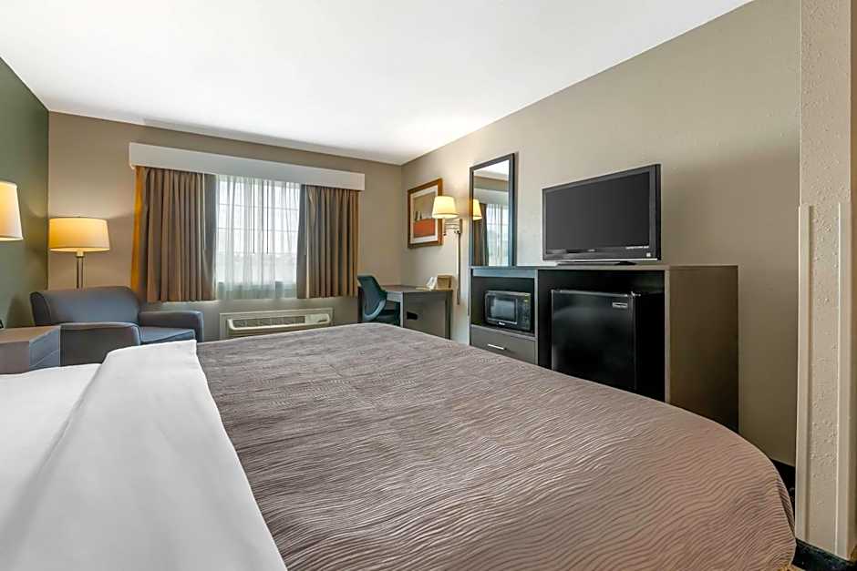 Quality Inn Mauston I-90