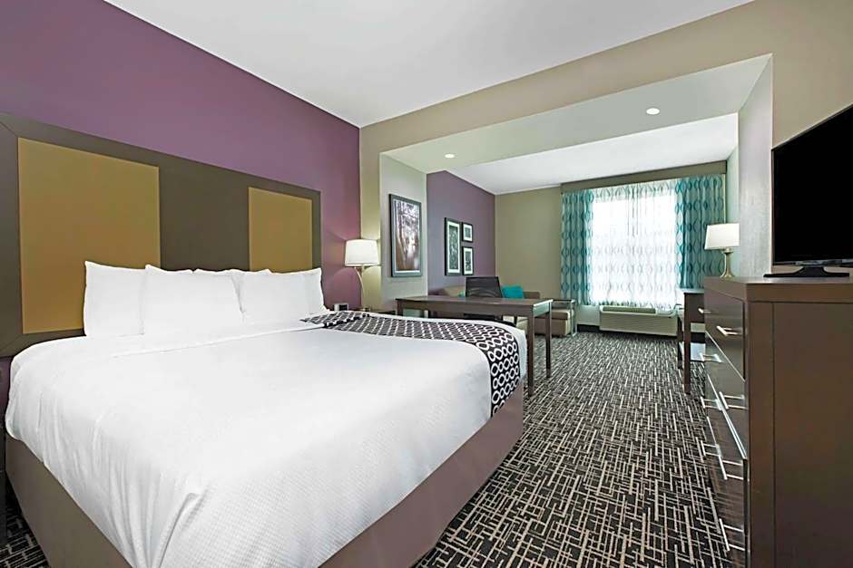La Quinta Inn & Suites by Wyndham Lake Charles-Westlake