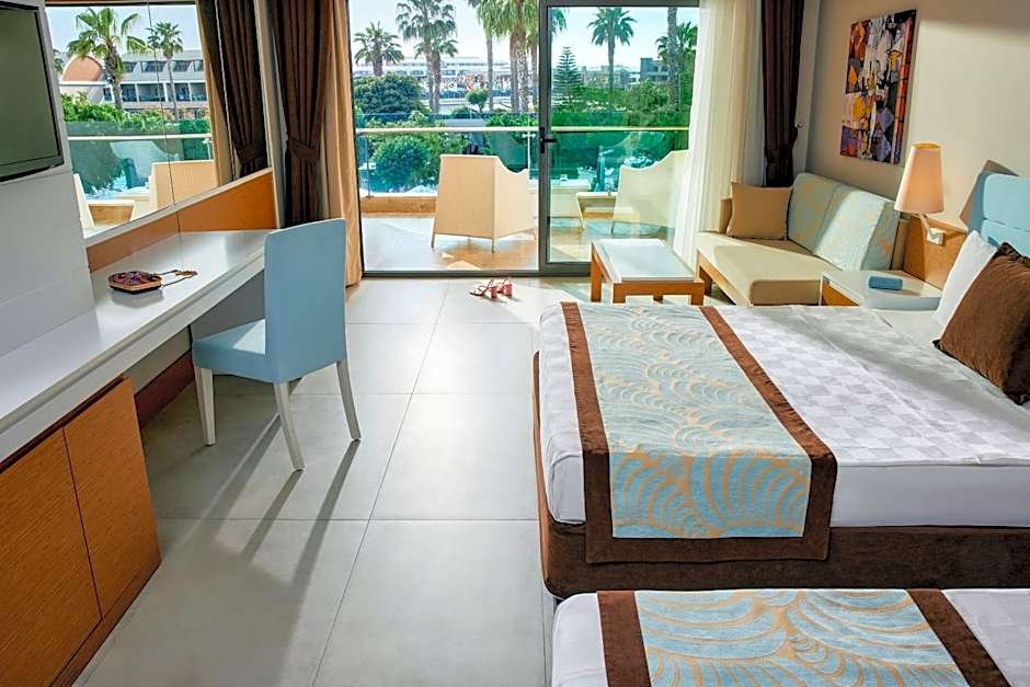 Tui Magic Life Jacaranda