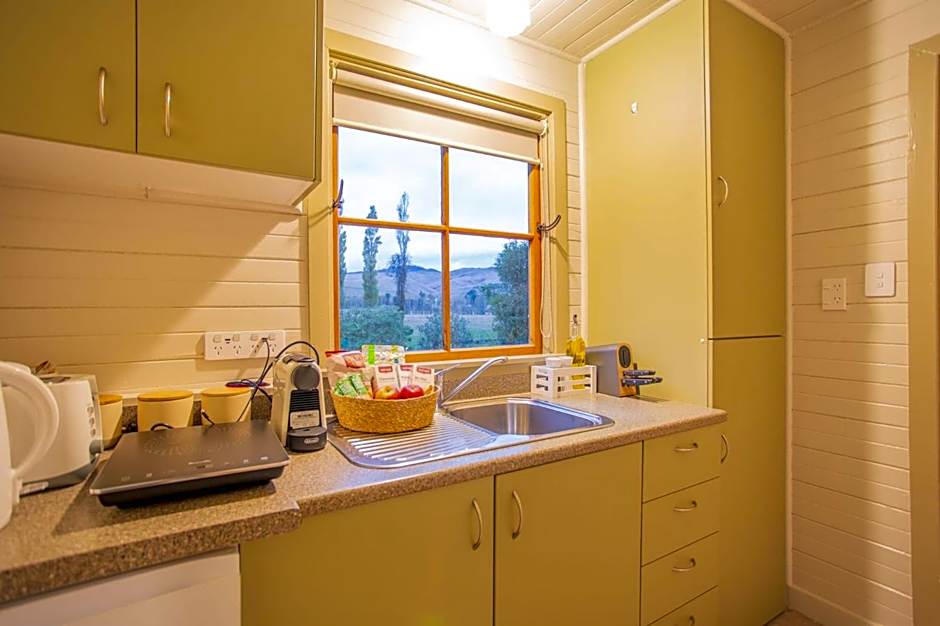City Break Cottage for couples 27 mins CHC Airport