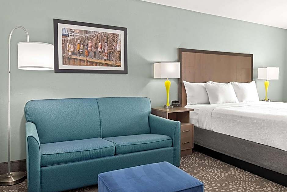 La Quinta Inn & Suites by Wyndham Newport