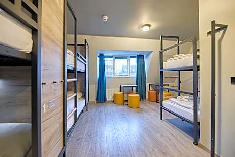 6-Bed Private Room