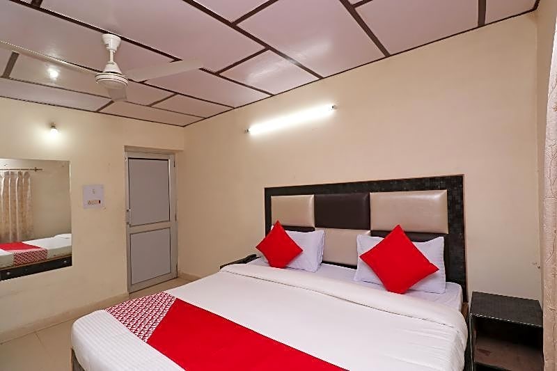 OYO 24525 Hotel Country Lodge