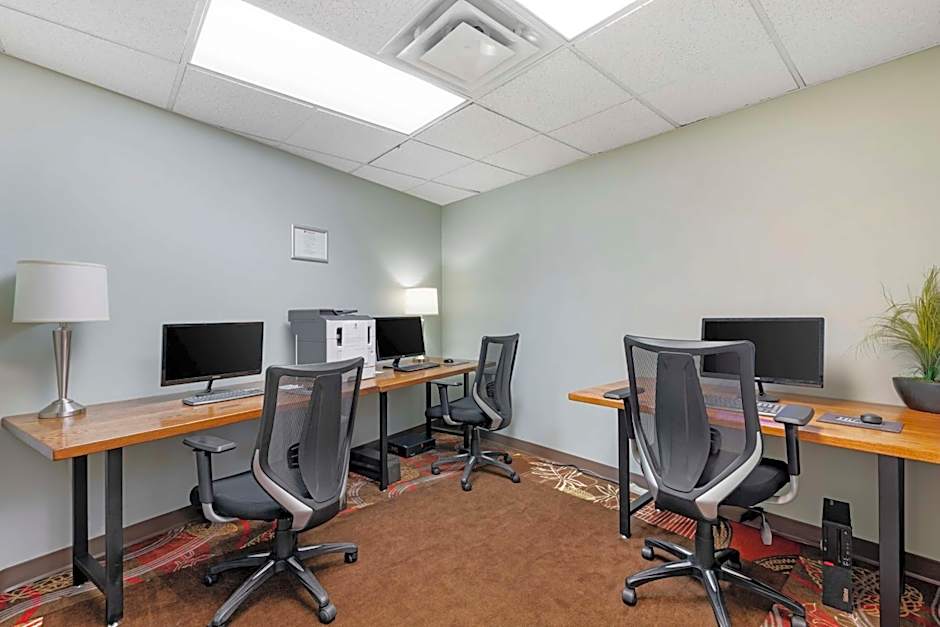 Best Western Plus Kelowna Hotel & Suites