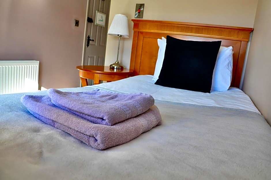 The Hollybush Inn and B&B