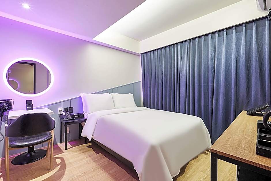 H Avenue Hotel