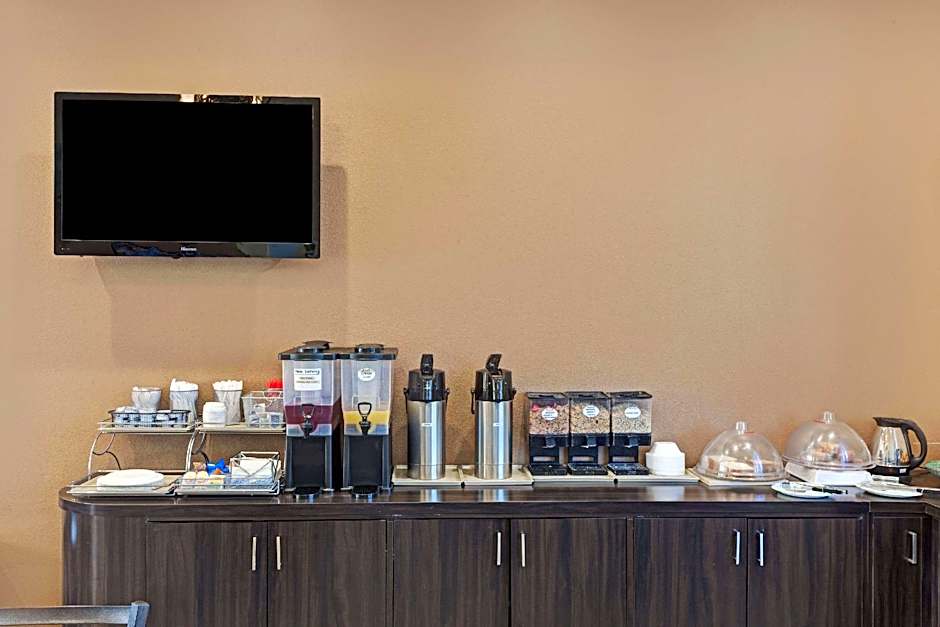Travelodge by Wyndham Whittier