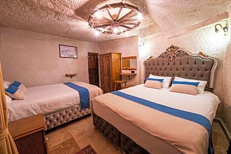 Quadruple Room with Terrace