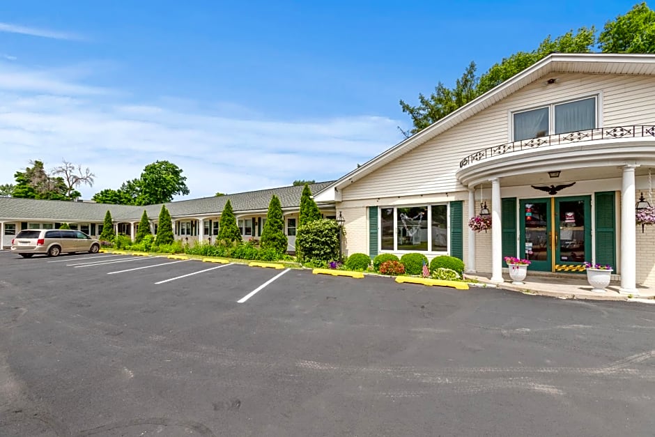 Glass House Inn