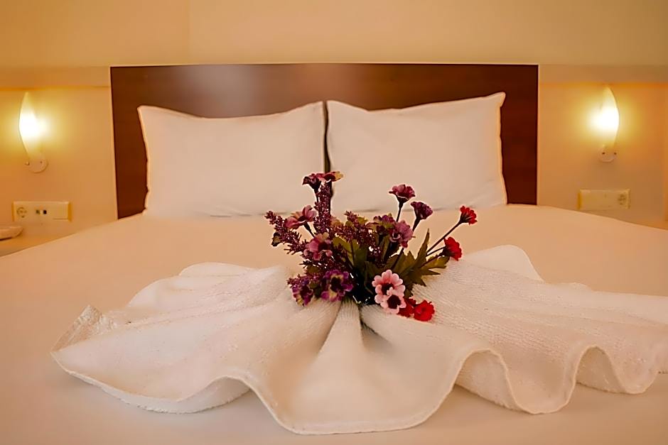 Lara Dinc Hotel