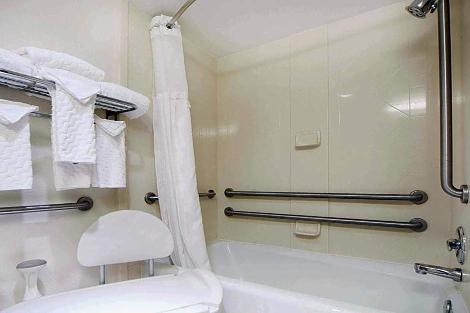 Ramada by Wyndham Enid