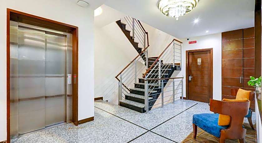 Stately Suites - Golf Course Road