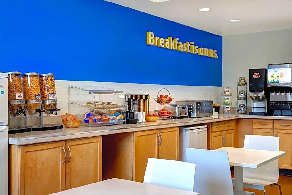 Days Inn by Wyndham Whitecourt