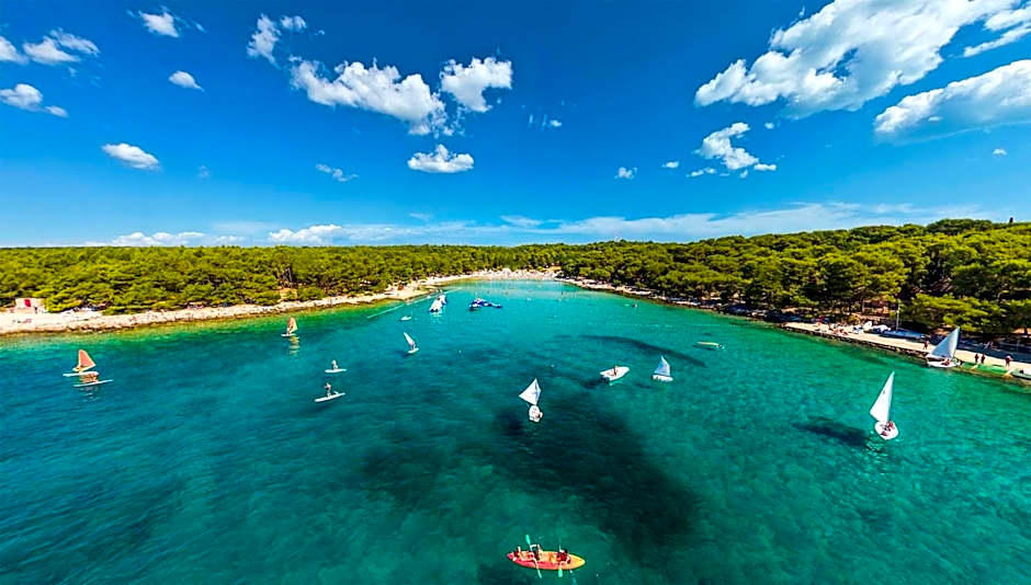 Pine Beach Pakostane - All Inclusive light