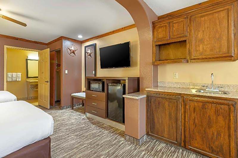 Best Western Windwood Inn & Suites