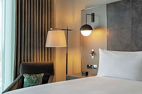 King Suite With Balcony And Lounge Access