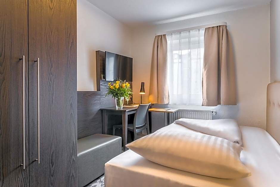 Signature Hotel Astoria