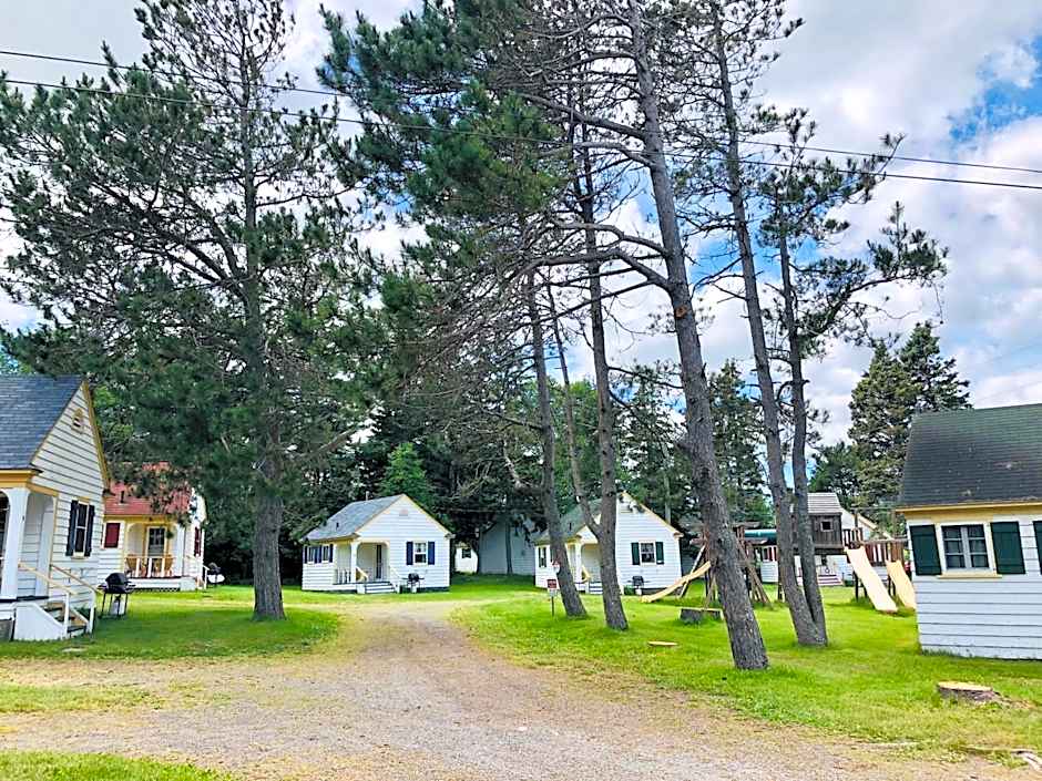 Green Gables Bungalow Court