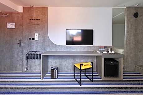 Standard Street View Single Room