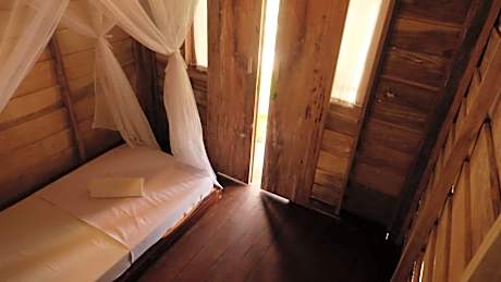 Single Room with Shared Bathroom (Fan Only)