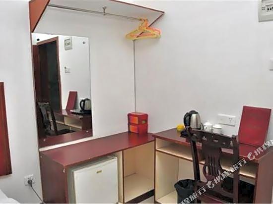 Sainan Hotel (Chenjiayu Rainbow Bridge Subway Station)