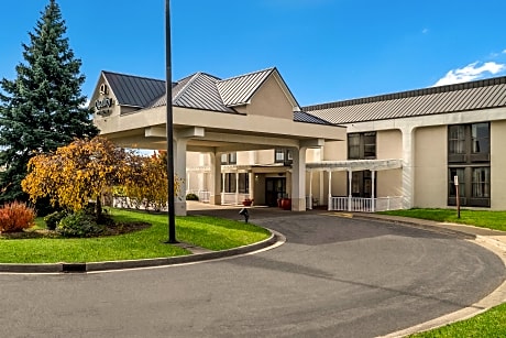 Quality Inn & Suites
