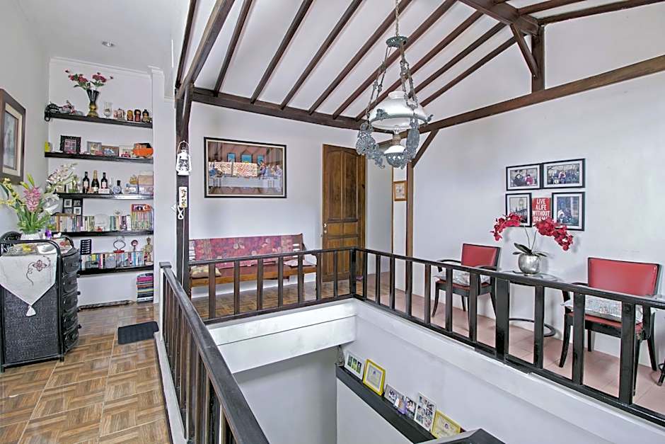 RedDoorz @ Radio Dalam