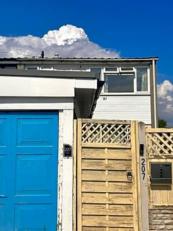 SnoozeDen Chalvey – Free Parking, Near M4 J6