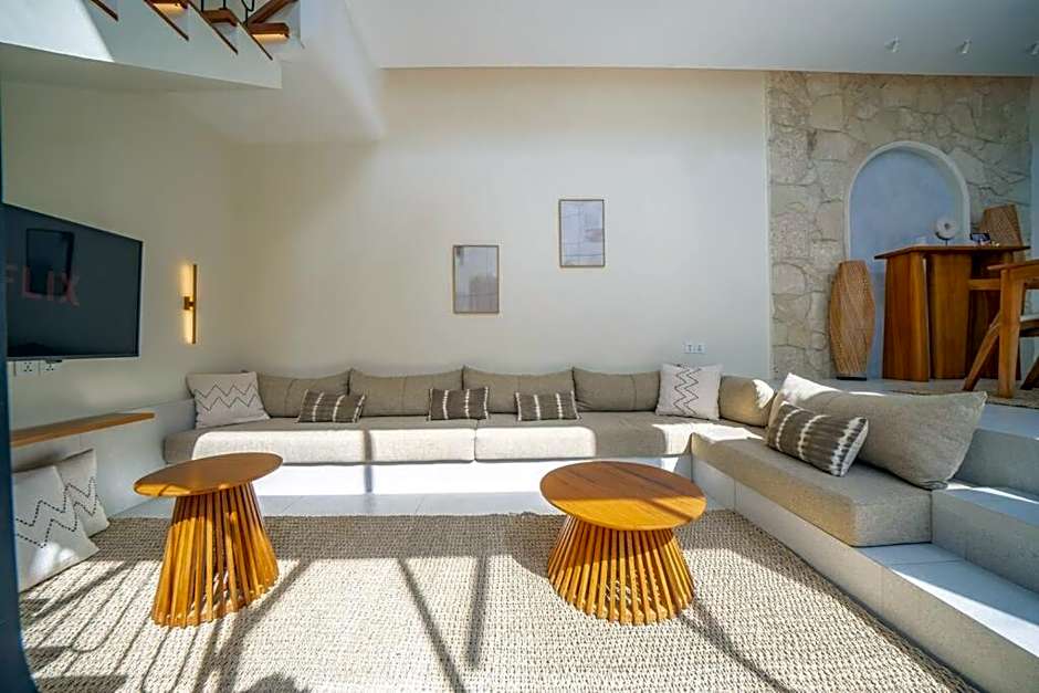 Brandnew tropical 3BR Villa with pool in Seminyak