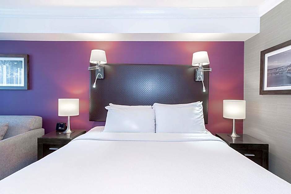 Sandman Signature Kamloops Hotel