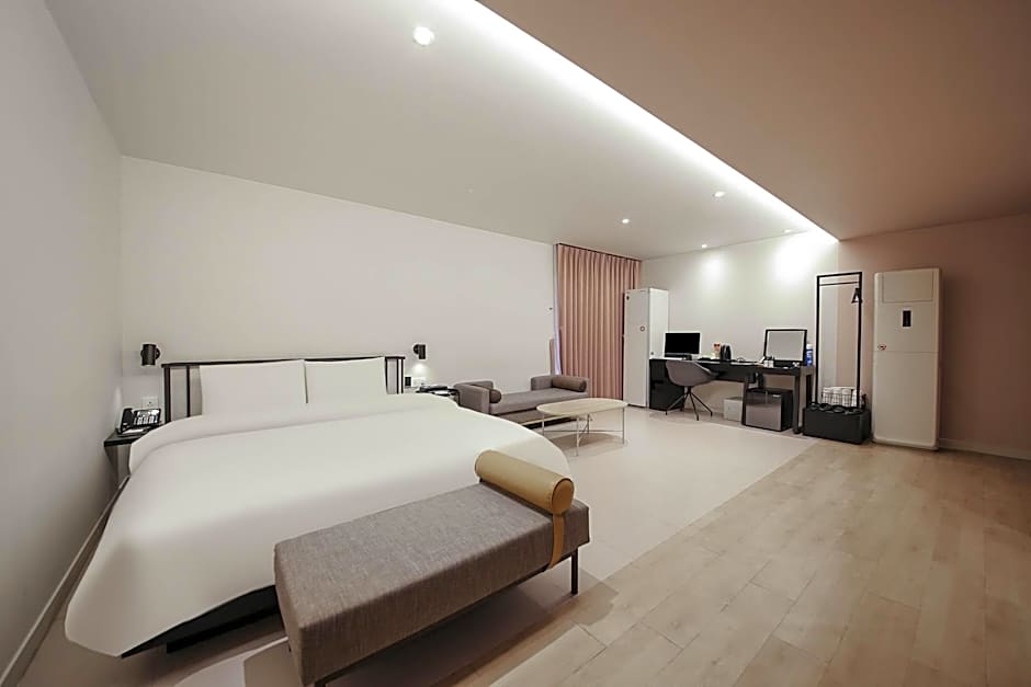 Hotel Yaja Masan Odong Branch