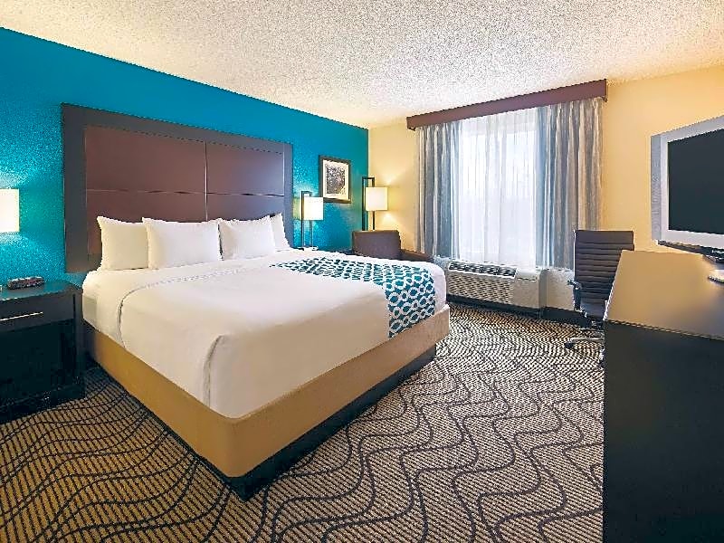 La Quinta Inn & Suites by Wyndham Central Point - Medford