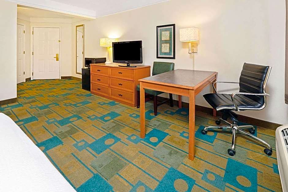 La Quinta Inn & Suites by Wyndham Salt Lake City Airport