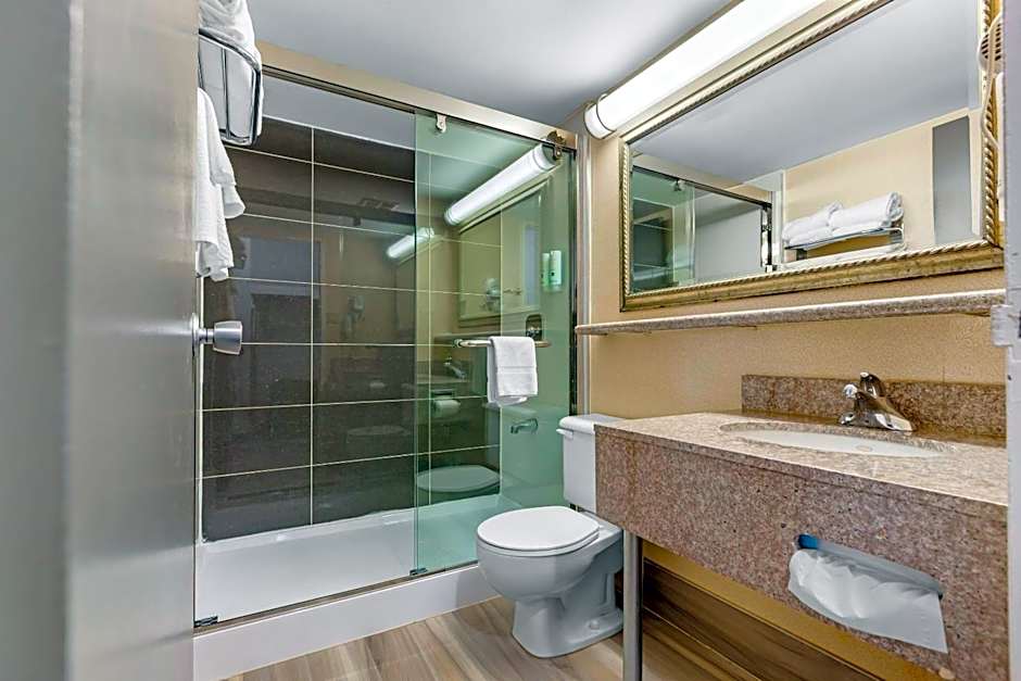 Quality Inn & Suites Mississauga