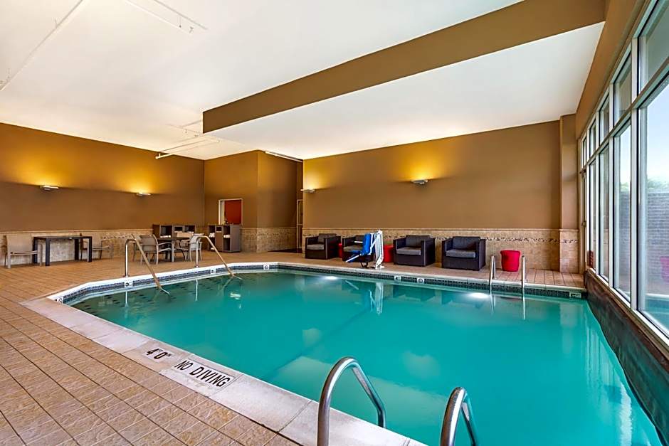 Drury Inn & Suites St. Louis near Forest Park