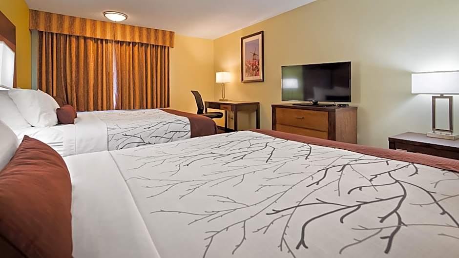 White Pine Inn & Suites