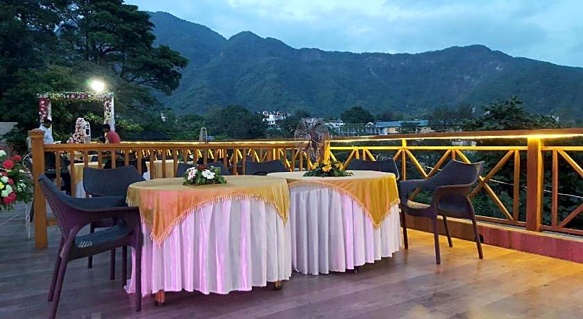 Hotel Rajpur Heights