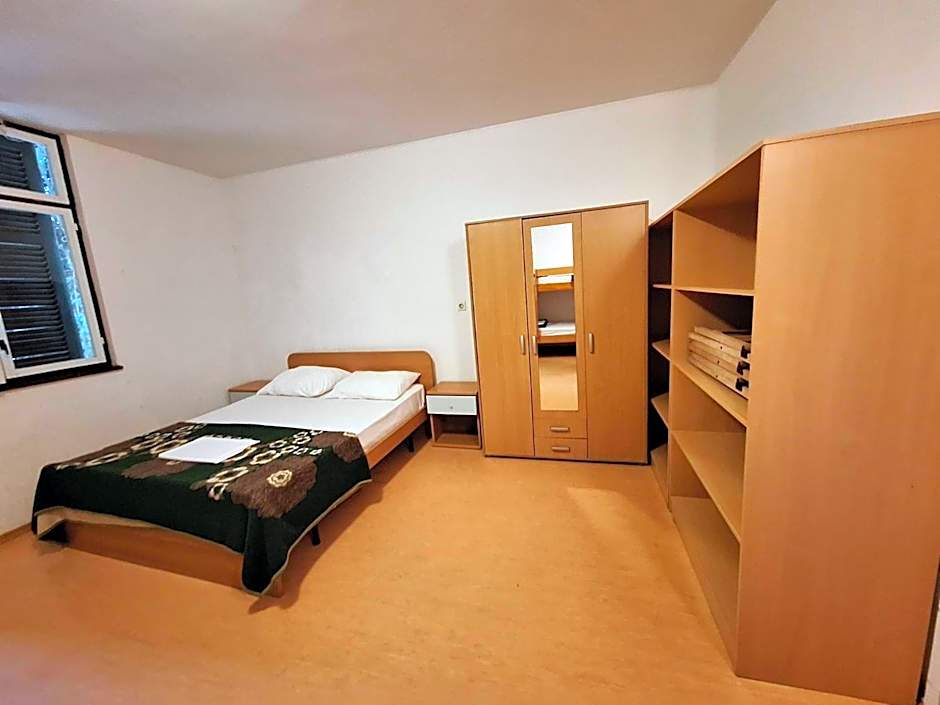 Youth Hostel Pinesta