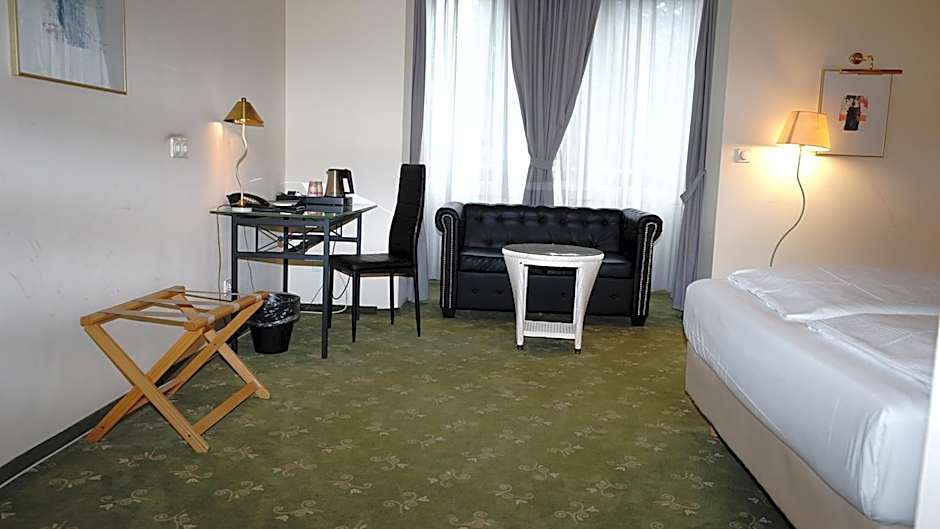 Entree Hotel Gross Borstel Garni