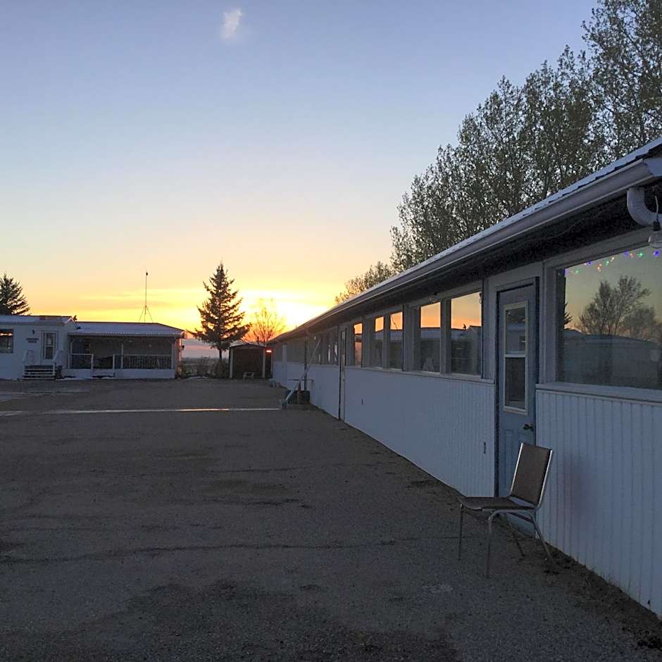 Raval Paradise Motel and RV Park